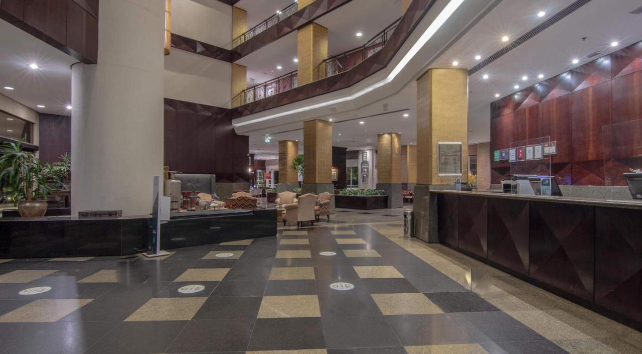 Hotel Deville Prime Porto Alegre Exterior photo Lobby